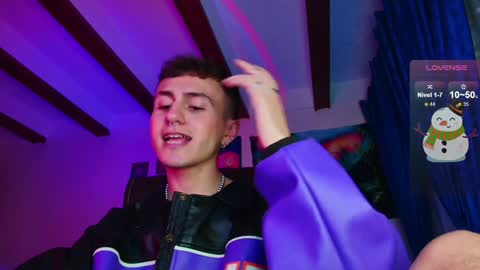 Julian Independent Model online show from December 2024 02:45:02 AM