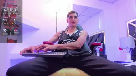 Snapshot of dimitryhank chatting on December 2024 07:16:02 PM Cristian online show from December 2024 07:16:02 PM