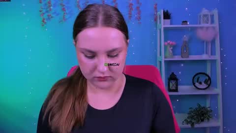 dina_bloom online show from June 2026 06:23:01 PM