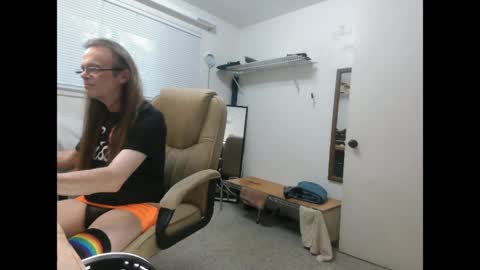 Snapshot of dinkdork094 chatting on May 2026 02:39:01 AM Dinkdork just having a good time online show from May 2026 02:39:01 AM