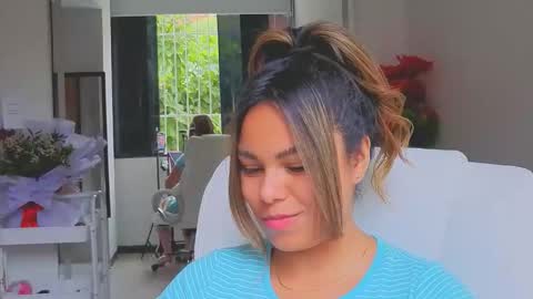 diosadeluniverso_ online show from February 2026 12:59:02 PM