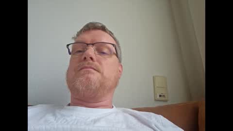 dirkkie1975 online show from February 2026 11:53:01 AM