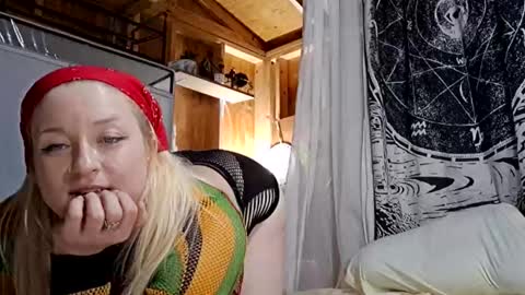 Daisy Wylde online show from May 2026 11:27:01 AM
