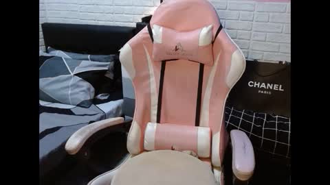 Snapshot of dirtylexa31 chatting on December 2024 07:46:02 PM LEXA online show from December 2024 07:46:02 PM