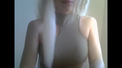 DitaMilton online show from September 2025 11:33:02 AM