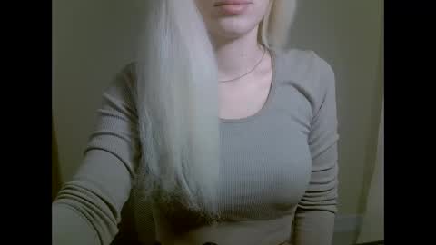 DitaMilton online show from September 2025 07:52:01 PM