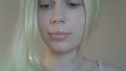 DitaMilton online show from March 2026 07:40:01 PM