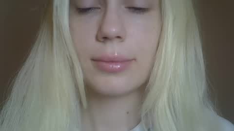 Snapshot of ditamilton chatting on April 2026 08:43:02 PM DitaMilton online show from April 2026 08:43:02 PM