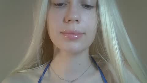 Snapshot of ditamilton chatting on May 2026 07:52:01 PM DitaMilton online show from May 2026 07:52:01 PM