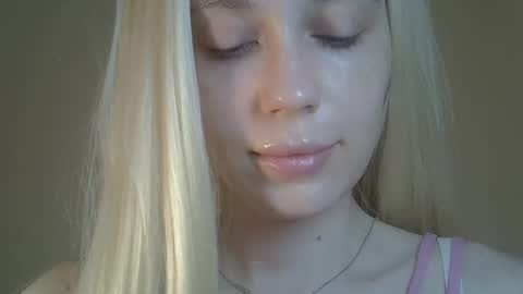Snapshot of ditamilton chatting on May 2026 07:54:02 PM DitaMilton online show from May 2026 07:54:02 PM