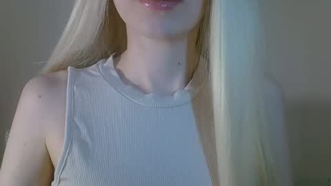 Snapshot of ditamilton chatting on June 2026 08:15:02 PM DitaMilton online show from June 2026 08:15:02 PM