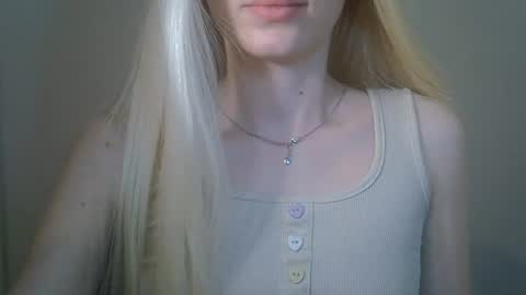 Snapshot of ditamilton chatting on June 2026 08:34:01 PM DitaMilton online show from June 2026 08:34:01 PM