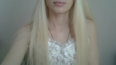 Snapshot of ditamilton chatting on August 2026 10:17:01 AM DitaMilton online show from August 2026 10:17:01 AM