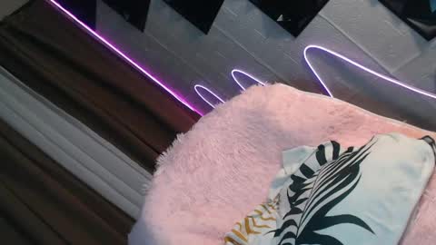 divinaaaaa online show from April 2026 05:14:02 AM