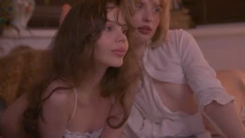 Snapshot of divine_lights chatting on June 2026 10:08:02 PM Eva and Lucia online show from June 2026 10:08:02 PM