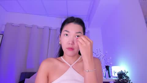 Snapshot of divine_madness chatting on July 2026 06:19:02 AM AKITA MEW MEW Follow online show from July 2026 06:19:02 AM