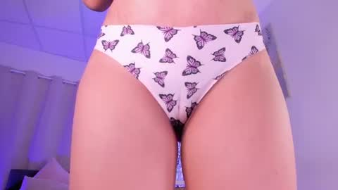 Snapshot of divine_madness chatting on July 2026 05:16:02 AM AKITA MEW MEW Follow online show from July 2026 05:16:02 AM