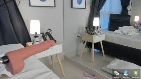 Snapshot of divine_sin chatting on June 2026 07:05:01 PM divine_sin online show from June 2026 07:05:01 PM