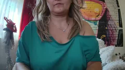 Snapshot of divineblond chatting on December 2024 09:08:02 AM Alexxa online show from December 2024 09:08:02 AM