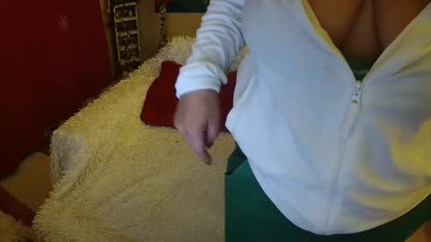 Snapshot of divineblond chatting on December 2024 12:14:02 AM Alexxa online show from December 2024 12:14:02 AM