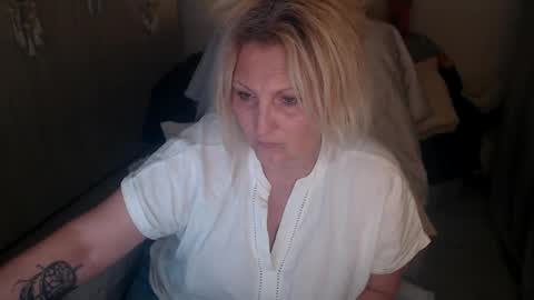 Alexxa online show from April 2026 07:43:01 PM