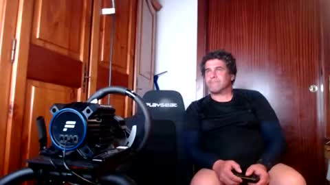 divitimido online show from December 2025 12:42:01 AM