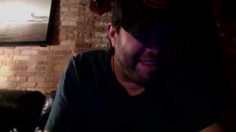 Snapshot of dj_chaterbate chatting on January 2025 02:37:01 AM DJ Chaterbate online show from January 2025 02:37:01 AM