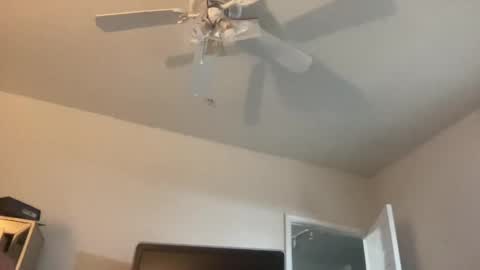 Snapshot of dlasian98 chatting on January 2025 02:40:02 AM DL Asian Sissy online show from January 2025 02:40:02 AM