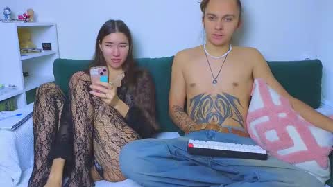 Snapshot of do_u_know_them chatting on November 2025 10:48:02 AM Kirahe Mirashe online show from November 2025 10:48:02 AM