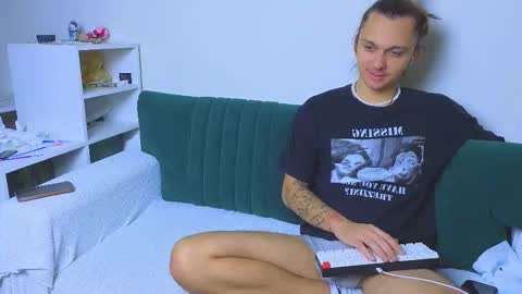 Snapshot of do_u_know_them chatting on November 2025 02:21:02 PM Kirahe Mirashe online show from November 2025 02:21:02 PM