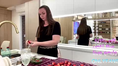 Snapshot of docehot1818 chatting on February 2025 09:04:01 PM Ctia But I prefer to be called DOCE online show from February 2025 09:04:01 PM