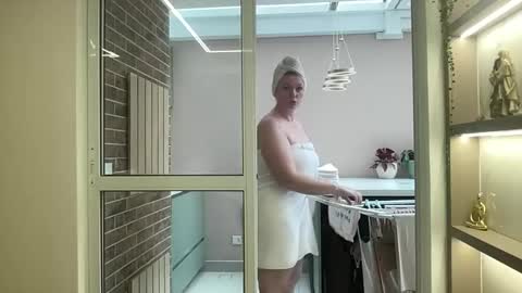 Snapshot of docehot1818 chatting on October 2025 03:36:02 PM Ctia But I prefer to be called DOCE online show from October 2025 03:36:02 PM