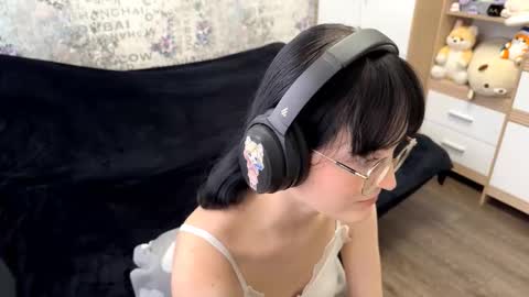 Snapshot of dodiebabikian chatting on September 2025 12:05:01 PM Annie PVT IS OPEN online show from September 2025 12:05:01 PM