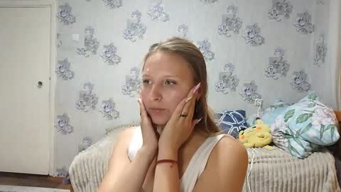 Snapshot of dodiebabikian chatting on October 2025 10:46:02 AM Annie PVT IS OPEN online show from October 2025 10:46:02 AM