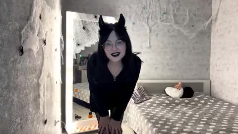 Snapshot of dodiebabikian chatting on October 2025 09:10:02 PM Annie PVT IS OPEN online show from October 2025 09:10:02 PM