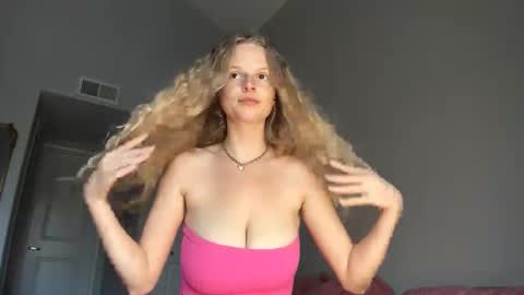 doeeyedpeach online show from May 2026 10:05:02 PM