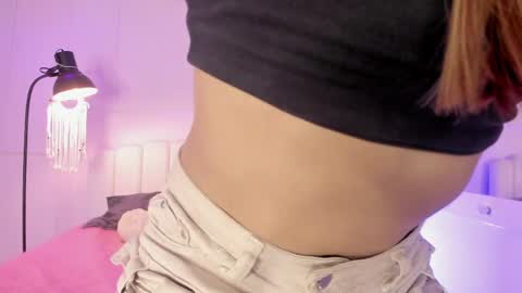 doll_isa_ online show from April 2026 08:55:02 PM