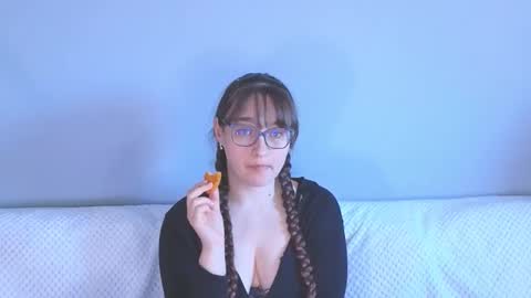 Tessa online show from April 2026 02:51:02 PM