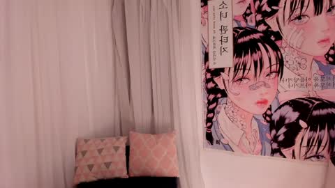 Roxana  independent model can you help me reach 100 hands up uwu online show from April 2026 12:11:02 AM