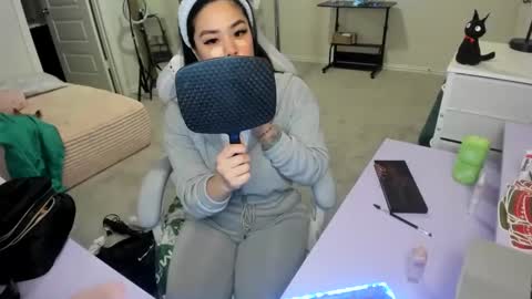 DOLLLFACE online show from December 2025 02:20:01 AM