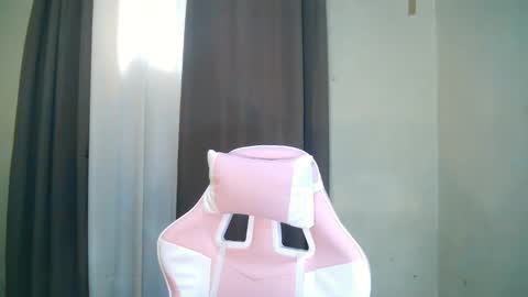 Snapshot of dolly_angel2 chatting on January 2025 06:10:01 AM dolly_angel2 online show from January 2025 06:10:01 AM