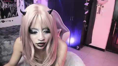 dolly_bones online show from June 2026 06:14:01 AM