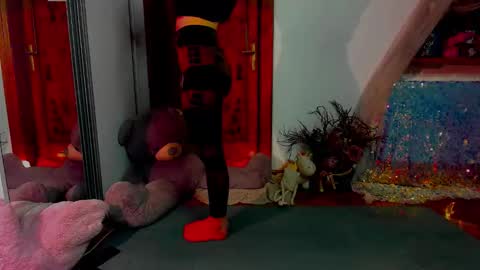 Dolores Sage online show from April 2026 04:33:02 PM