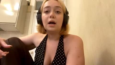 Snapshot of dolorisbarsalou chatting on August 2026 02:33:02 PM Anna online show from August 2026 02:33:02 PM