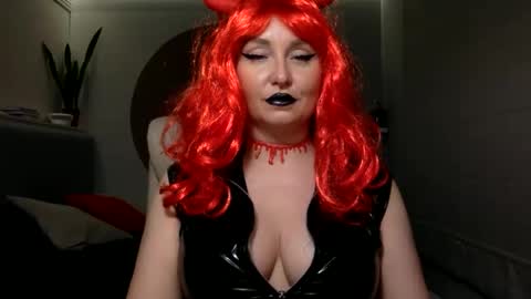 DOM MUMMY online show from November 2025 05:20:01 AM