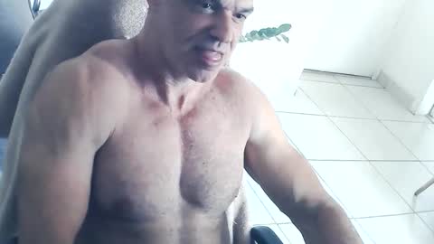 Snapshot of dom_sexx chatting on December 2025 04:35:02 PM dom_sexx online show from December 2025 04:35:02 PM