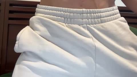 Dom online show from December 2025 10:50:02 PM