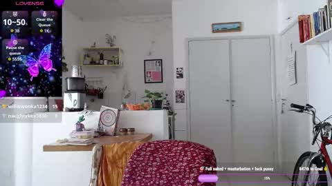 Snapshot of domenica_dos_ouros chatting on January 2026 01:50:01 PM sweet domme online show from January 2026 01:50:01 PM