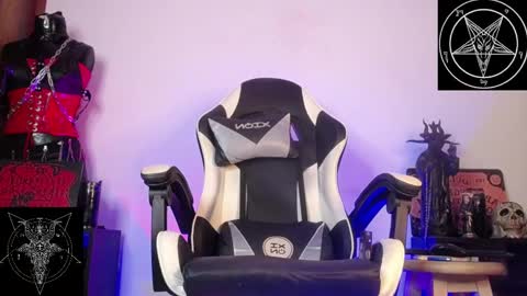 Lilith online show from November 2025 06:36:02 AM