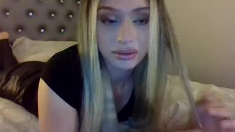 Marissa Rae online show from November 2025 06:03:01 AM